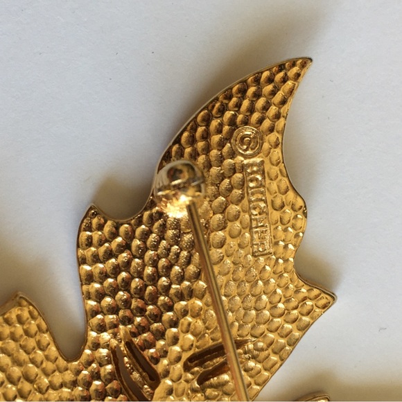 Vintage Stamped & Numbered Boucher Oak Leaf Brooch Gold Plated Metal - Picture 6 of 7